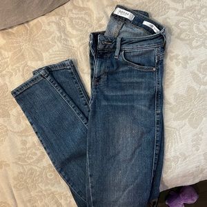 Guess jeans size 24 sexy curve with stretch straight leg